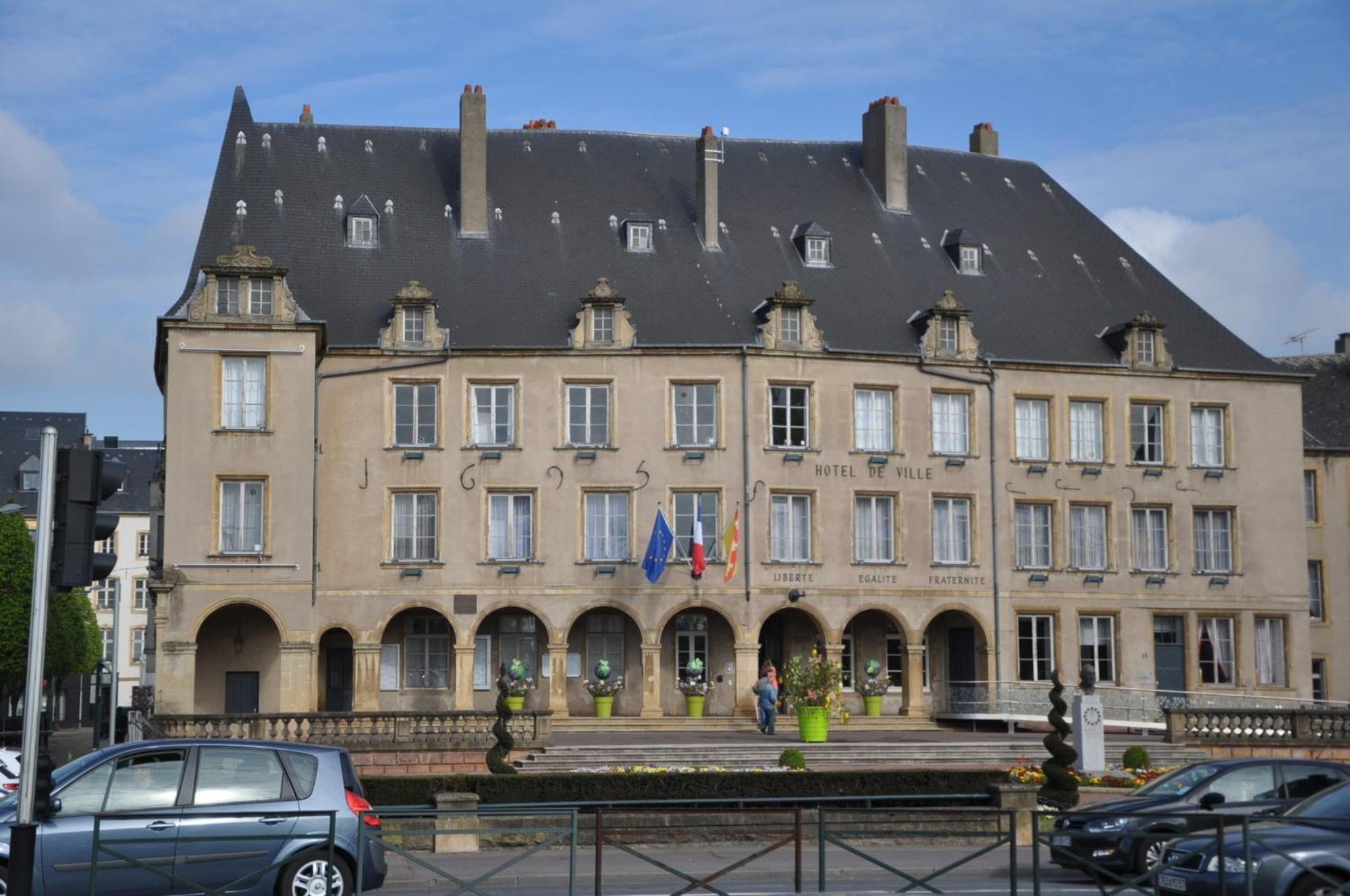 Appartement En Centre Pietonnier Proche De La Gare Thionville Kültér fotó